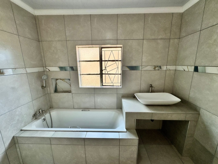 To Let Commercial Property for Rent in Wilgeboom A H North West